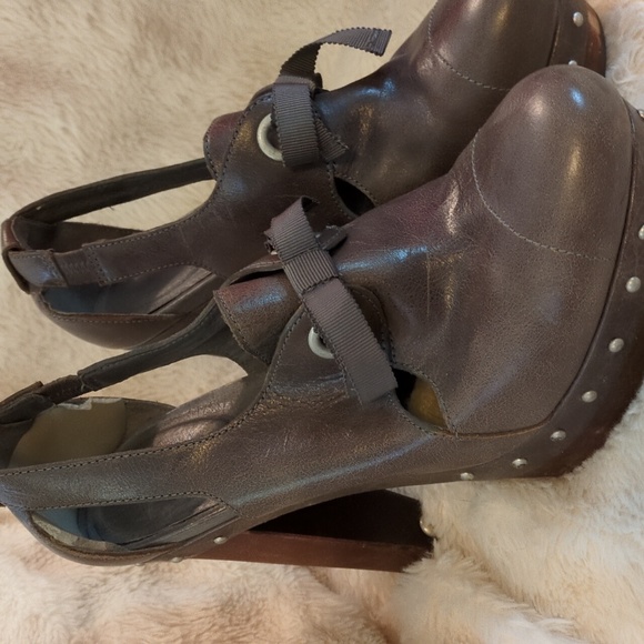 UGG Celestina Charcoal Leather Platform High Heels Clogs Studs - Picture 2 of 13